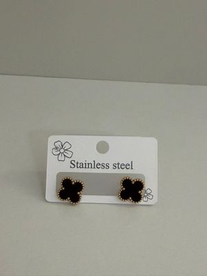 Clover Black  plane Earrings
