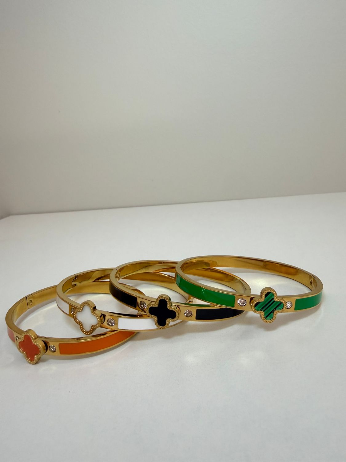 Clover colorful bangle set