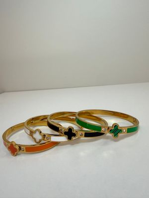Clover colorful bangle set
