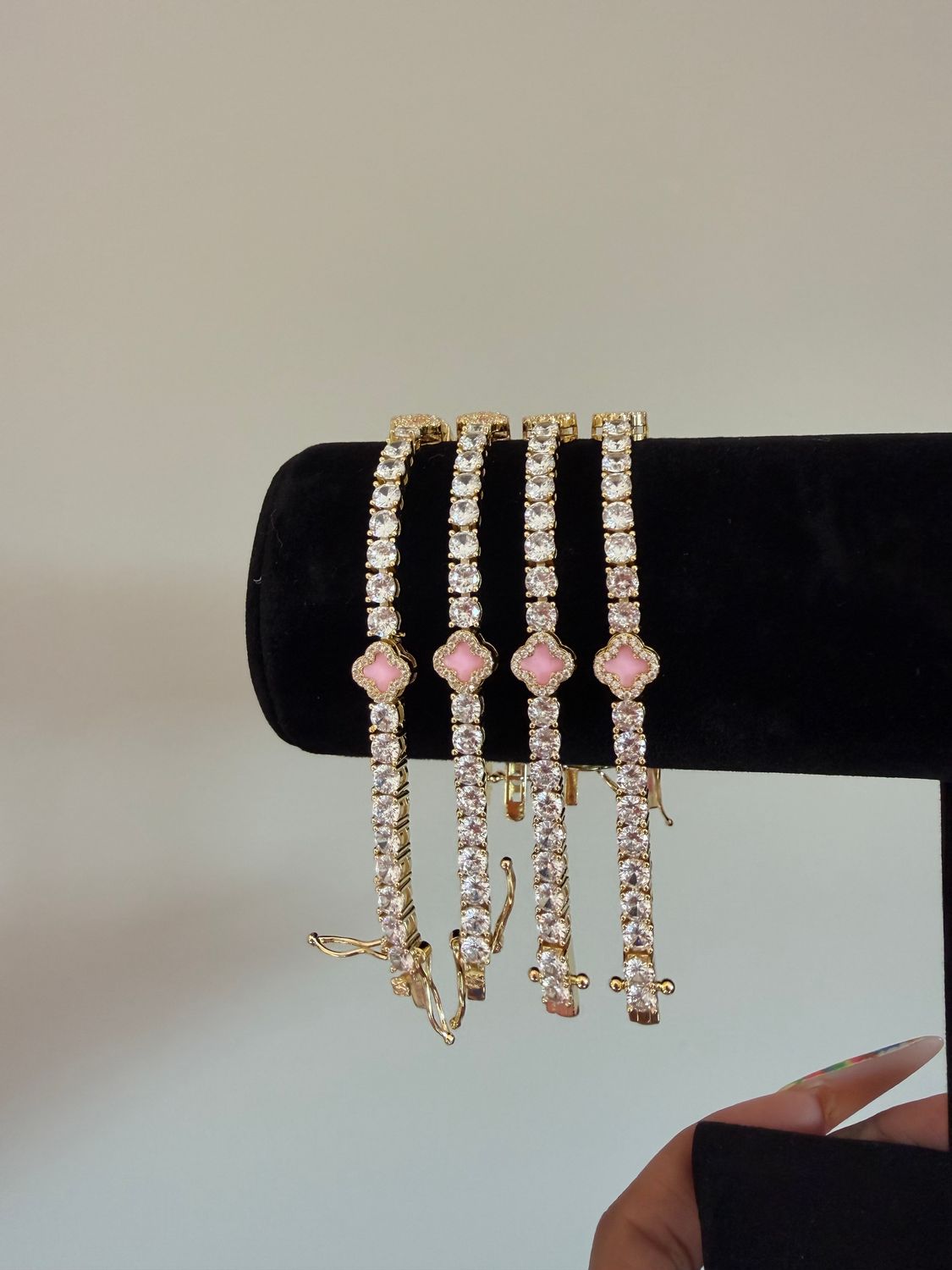 Sets of 2 - Gold &amp; pink bracelets