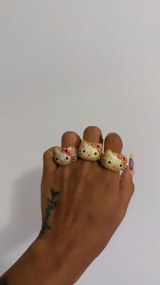 Size 7-Gold hello kitty ring
