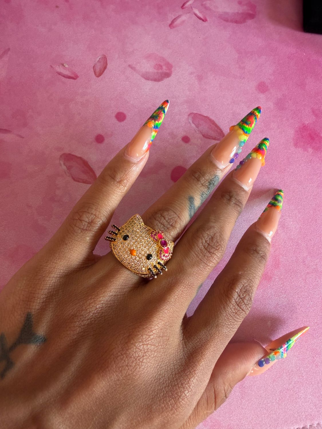 Size 7-Gold hello kitty ring