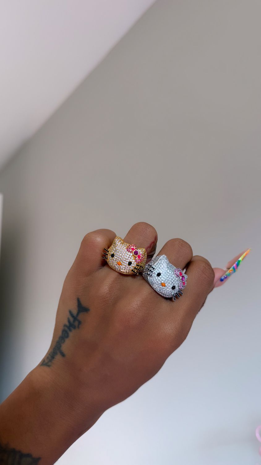 Size 7-Gold hello kitty ring