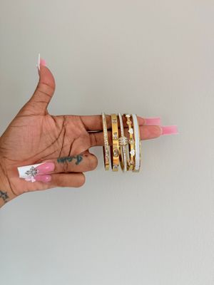 Gold and white bracelet set