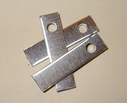 Spacer strip short