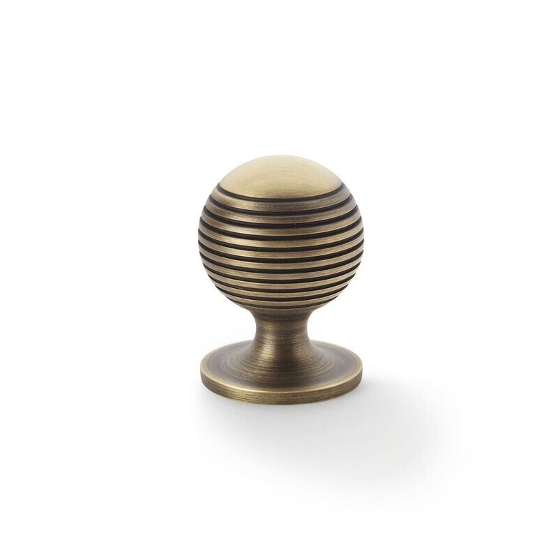 Alexander & Wilks Caesar Circular Knob on Round Rose - Medium