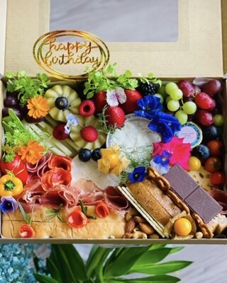 Custom Curate Medium Box