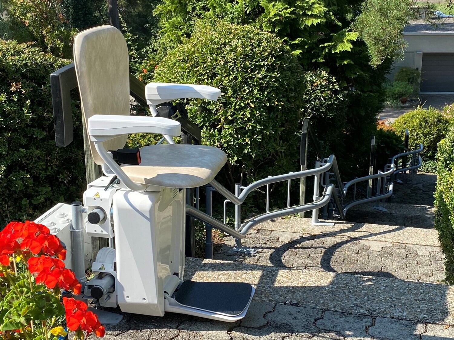 Treppenlift Alpha für den Außenbereich