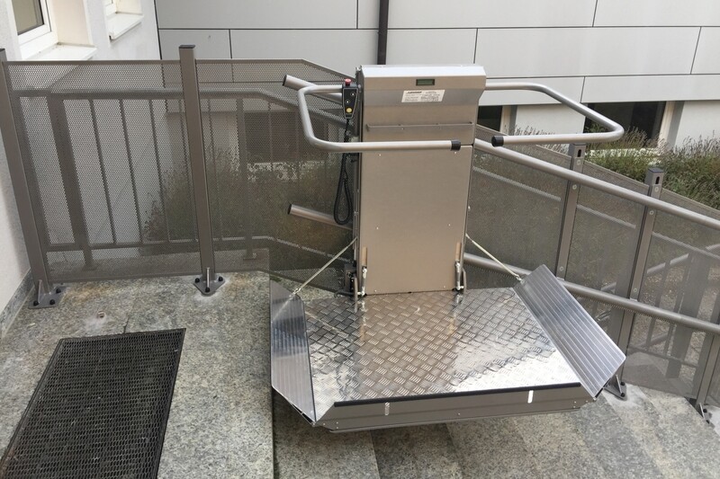 Lehner Stratos Plattformlift für den Außenbereich