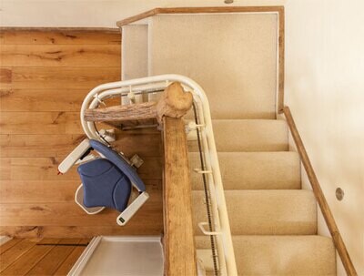 Treppenlifte für kurvige Treppen