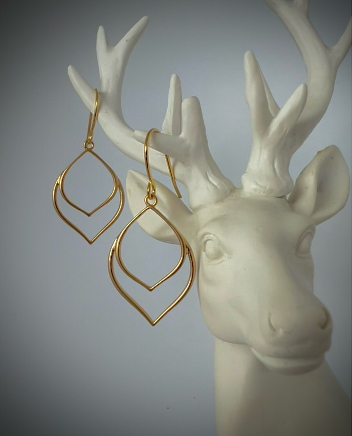 goldohrringe blatt