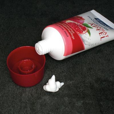 Karton Granatapfel Handcreme 50ml in Tube