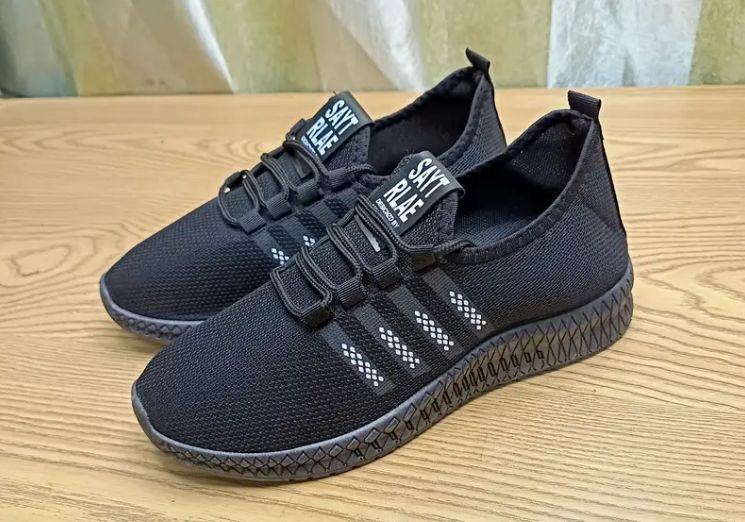 Atmungsaktive Lauf Sneaker Größe 41- HT1067855