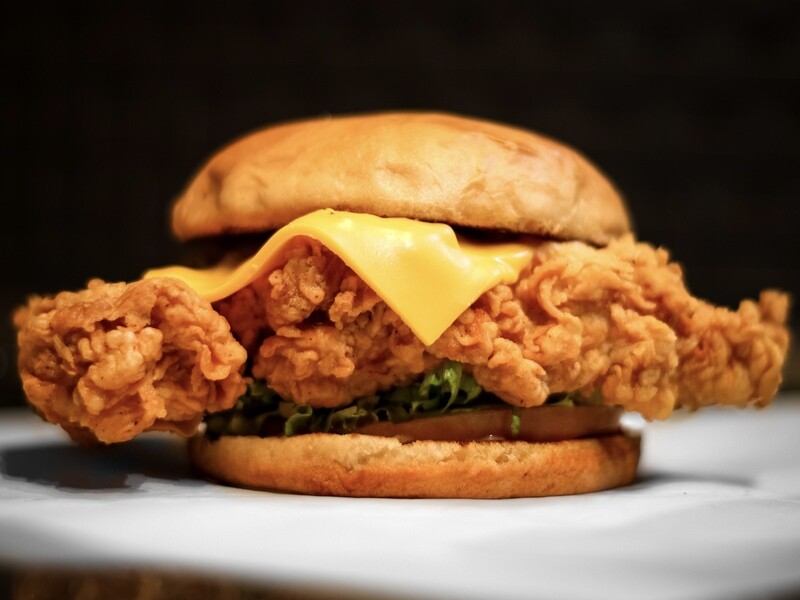 CRISPY CRUNCH (Chicken Burger) &lt;SIN PAPAS&gt;