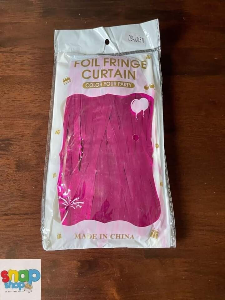 Cortina metálica de tiras fucsia 