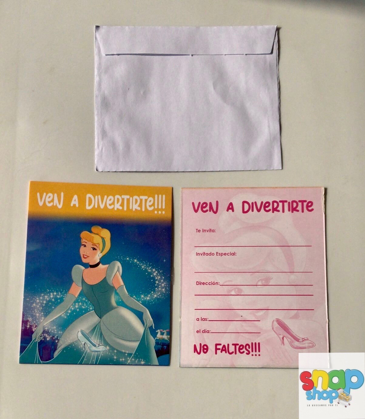 Paquete 10 invitaciones cuadradas Cenicienta