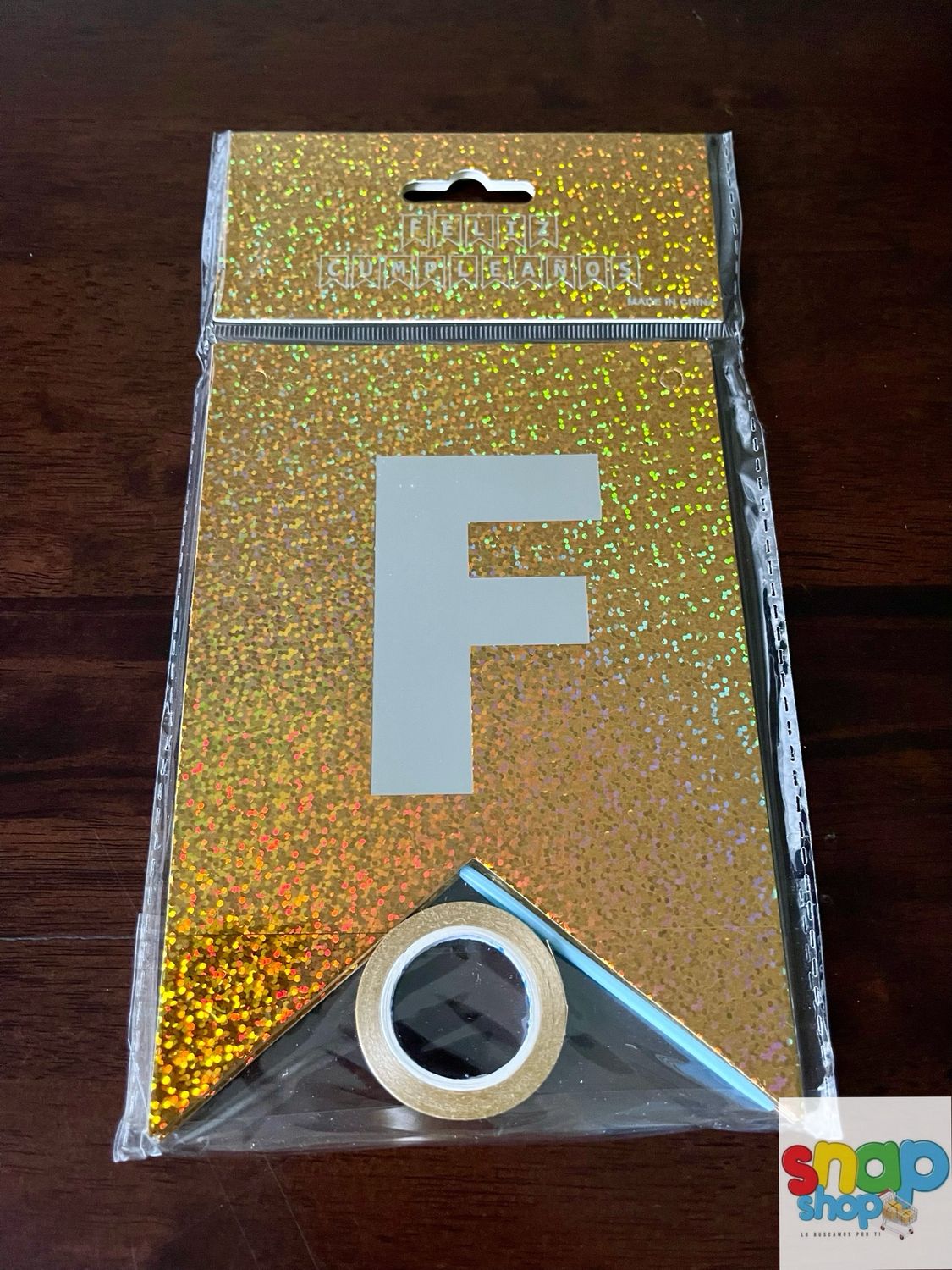 Letrero Feliz Cumpleaños dorado con destellos