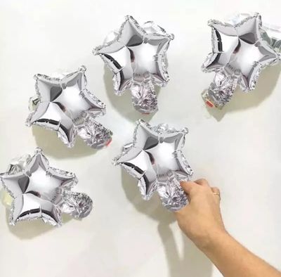 Globo estrella plateada pequeña 9”