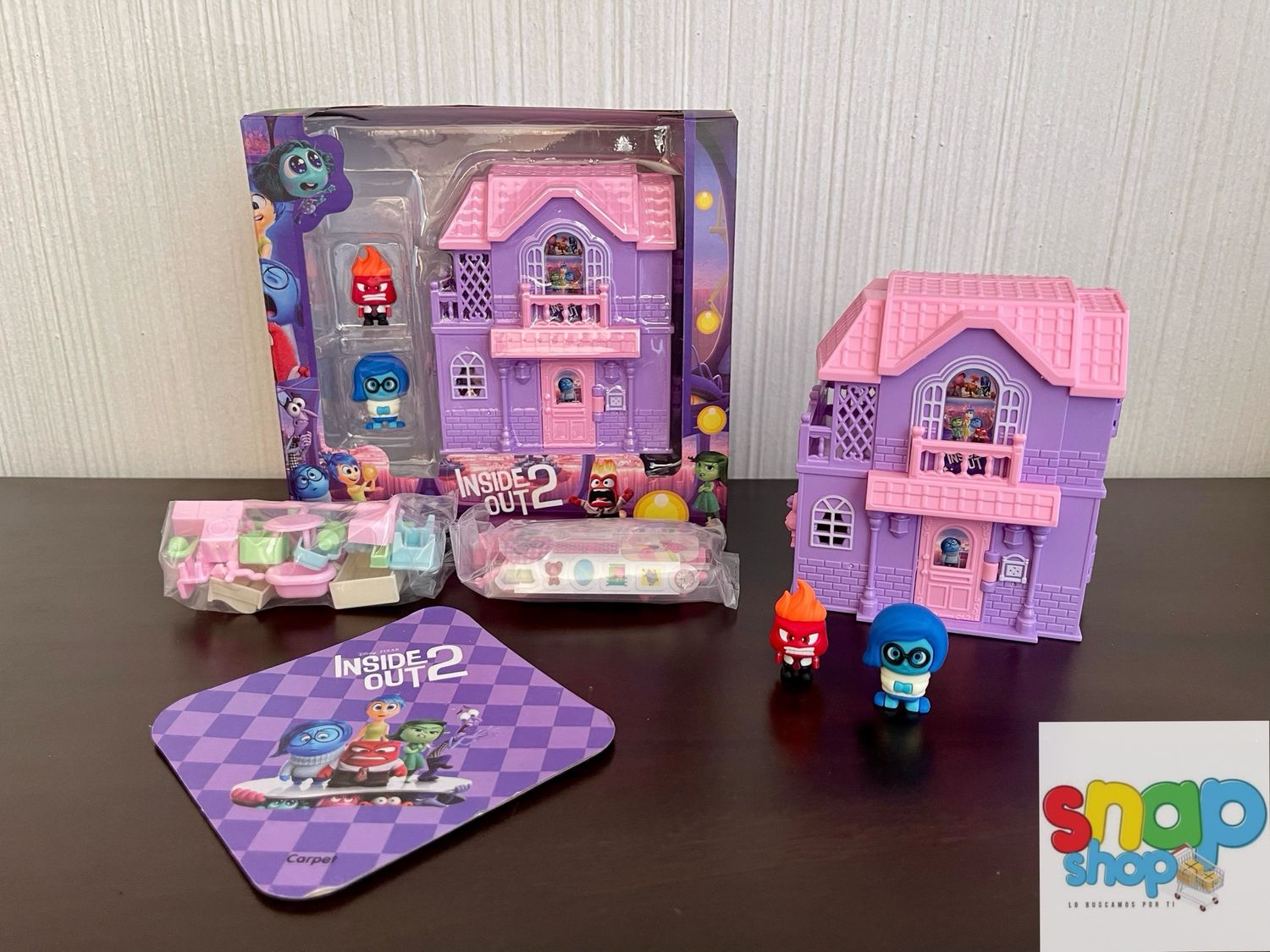 Casita con accesorios y figuras miniatura Intensamente