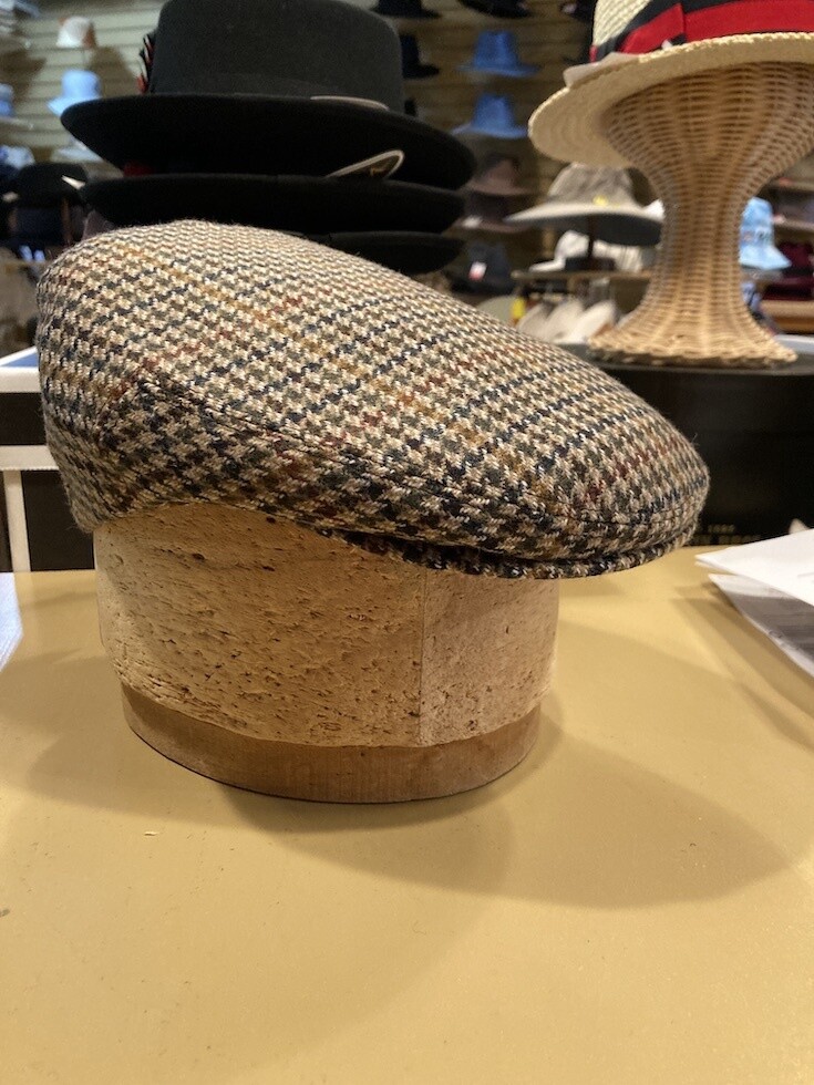 9 Tower Handgen 5310 | Cashmere &amp; Wool Houndstooth Cap, Size: 57 Medium