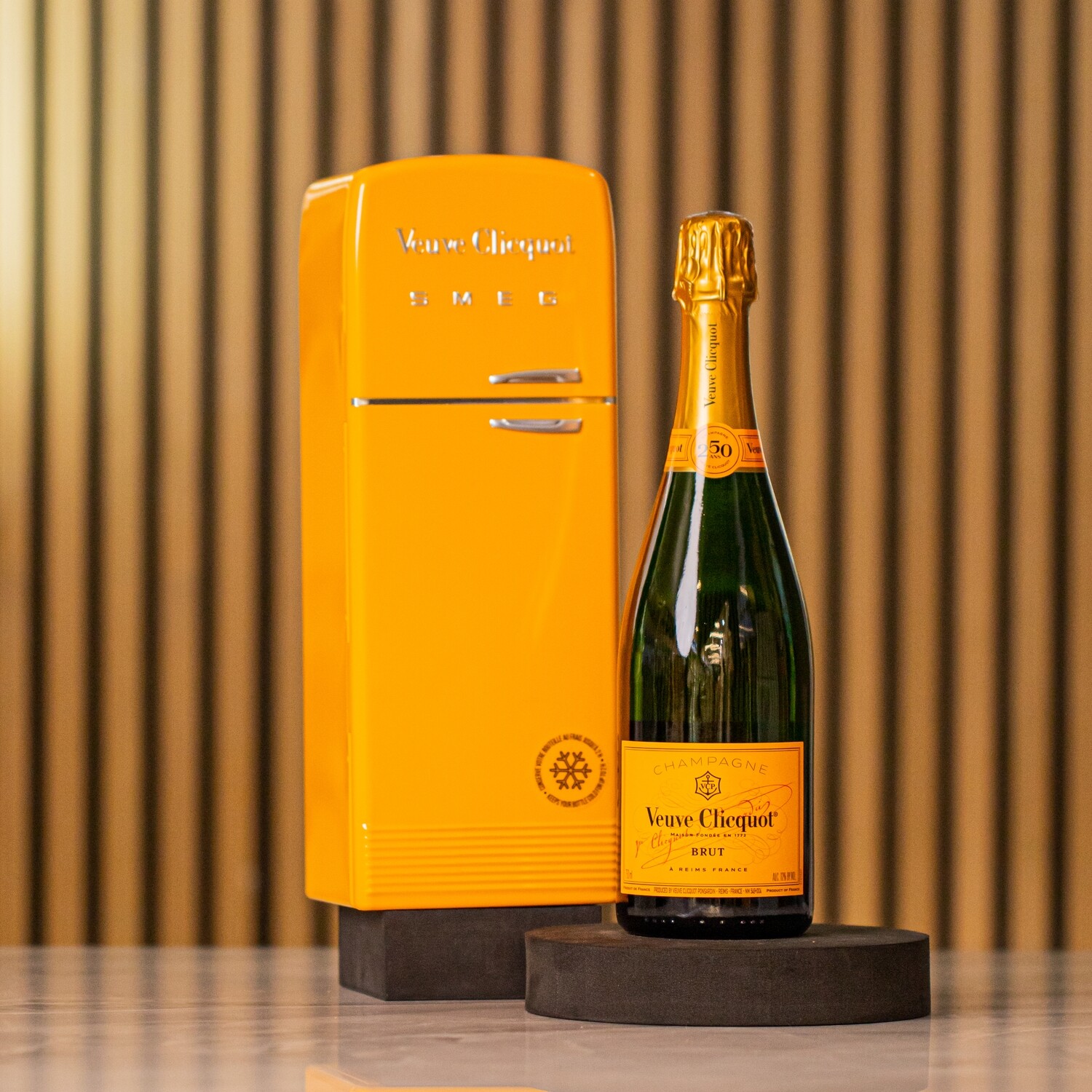 Vevue Clicquot Yellow With Fridge Box