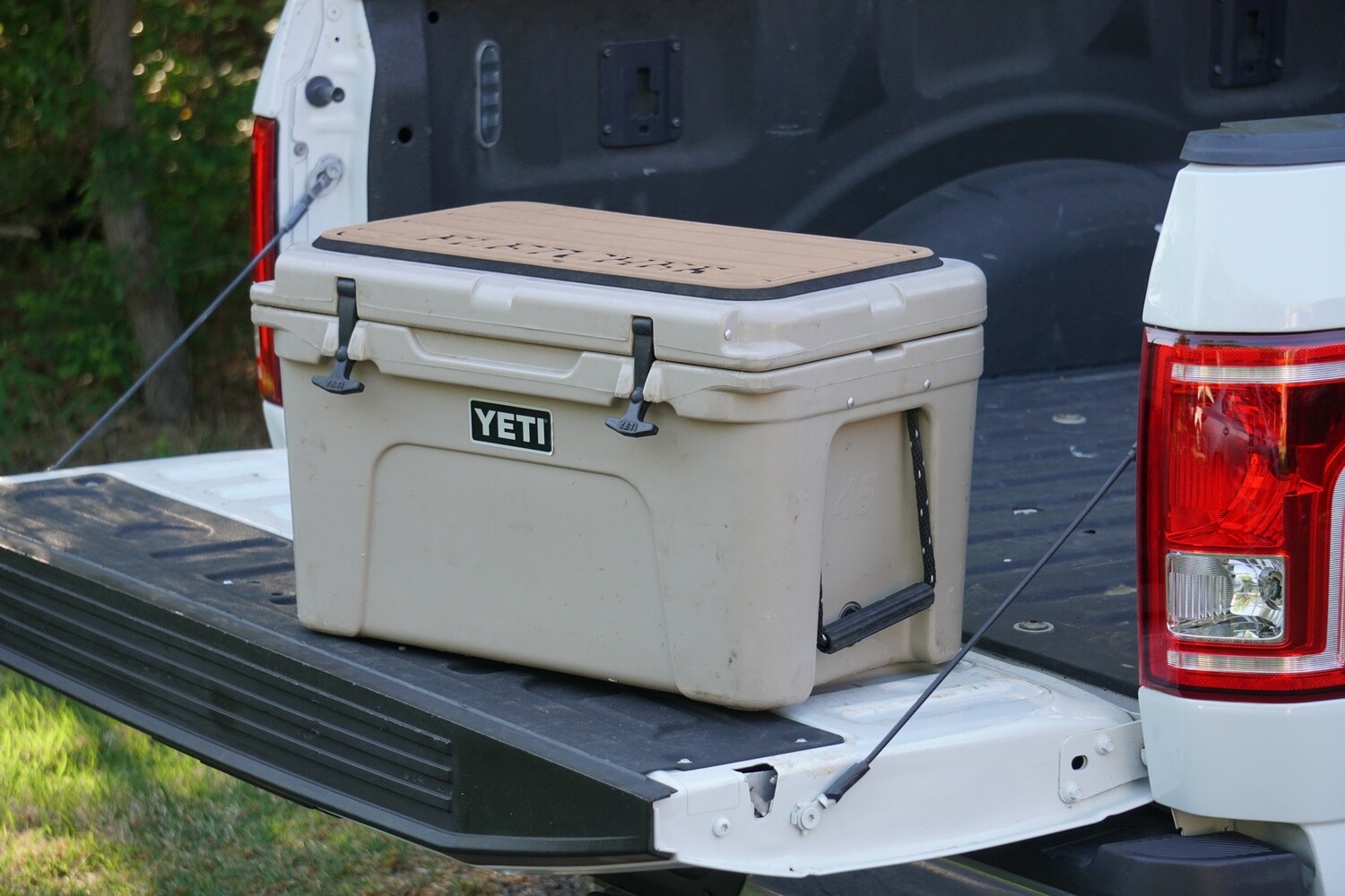 Yeti Cooler Lid - Mystery Color