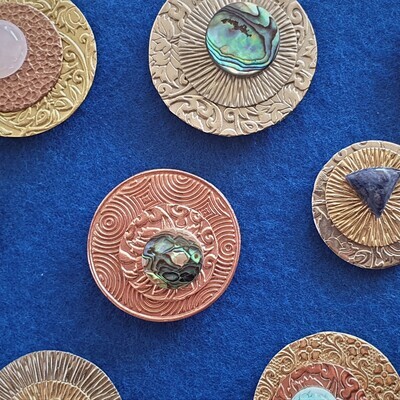 Broches Moyennes