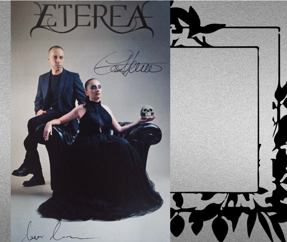 AN AUTOGRAPHED OFFICIAL ETEREA PIC