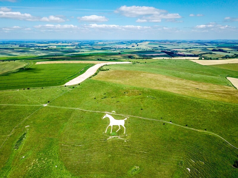 ALTON BARNES WHITE HORSE