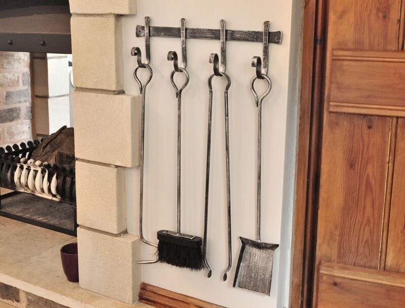 M&G Companion Set (Tudor)