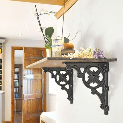 Tudor Cast Iron Shelf Bracket (Single)