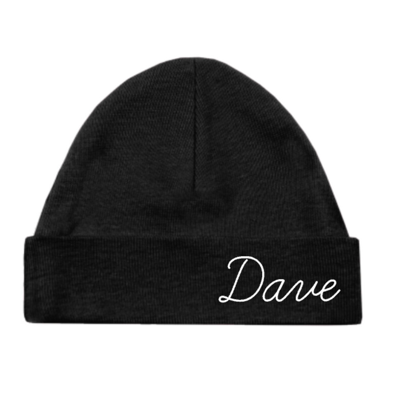 Muts met naam, Black