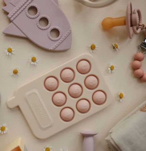 Mushie Pop It Telefoon