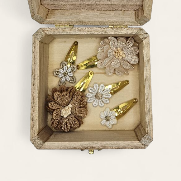 Houten kistje, haaraccessoires