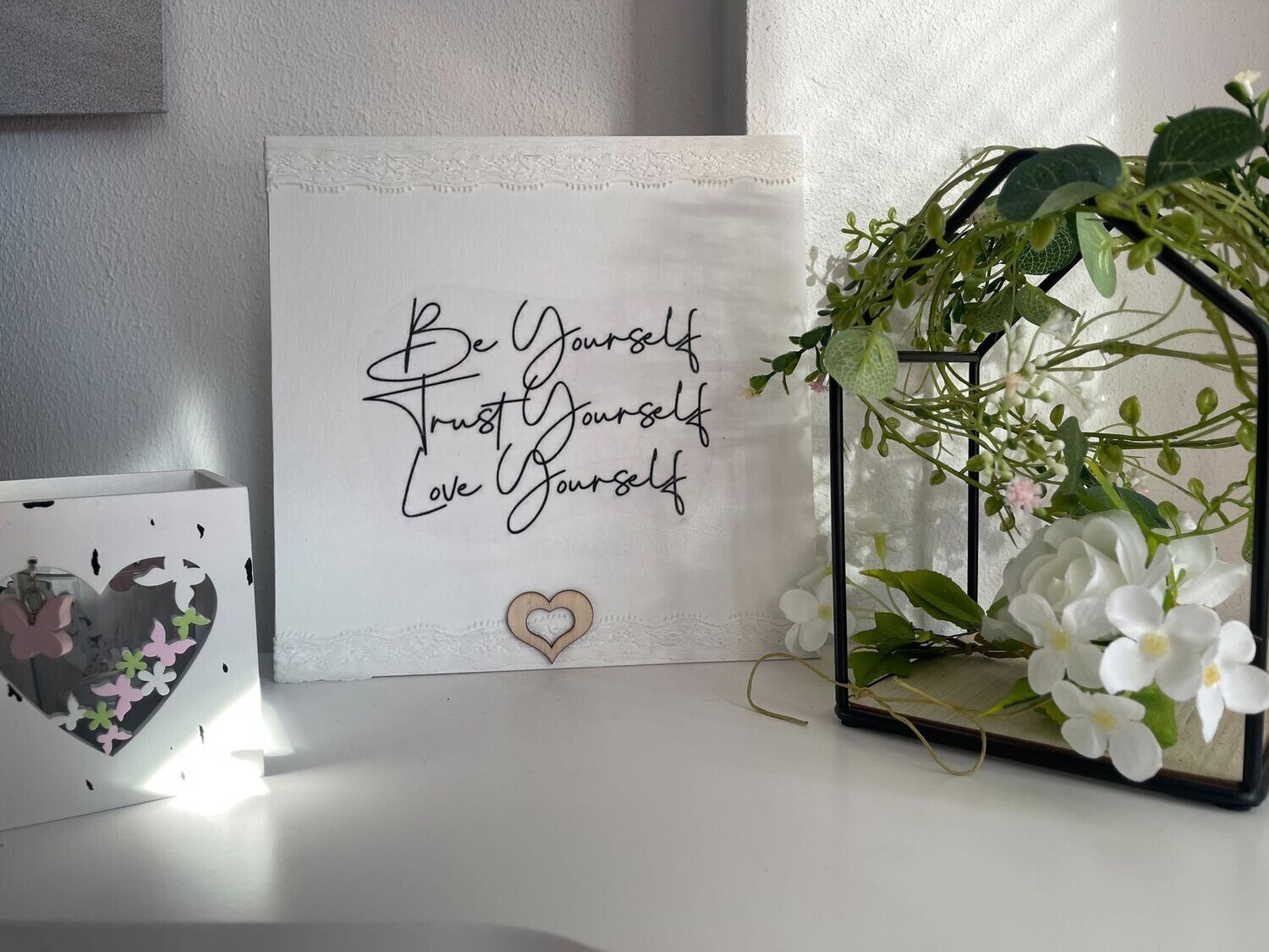 Leinwand "be yourself"