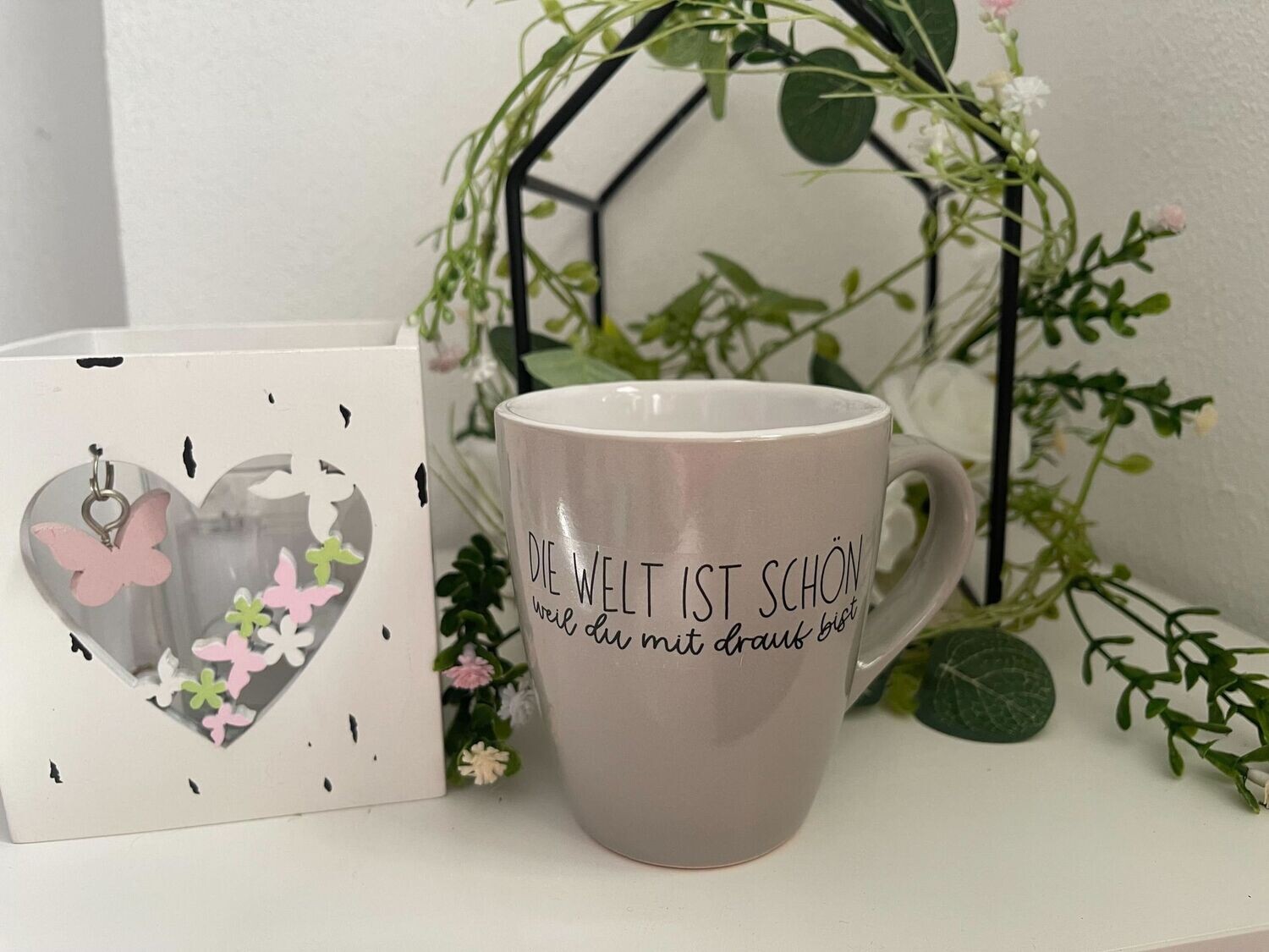 Tasse "Die Welt ist schön, weil du mit drauf bist" helles graubraun limitiert!