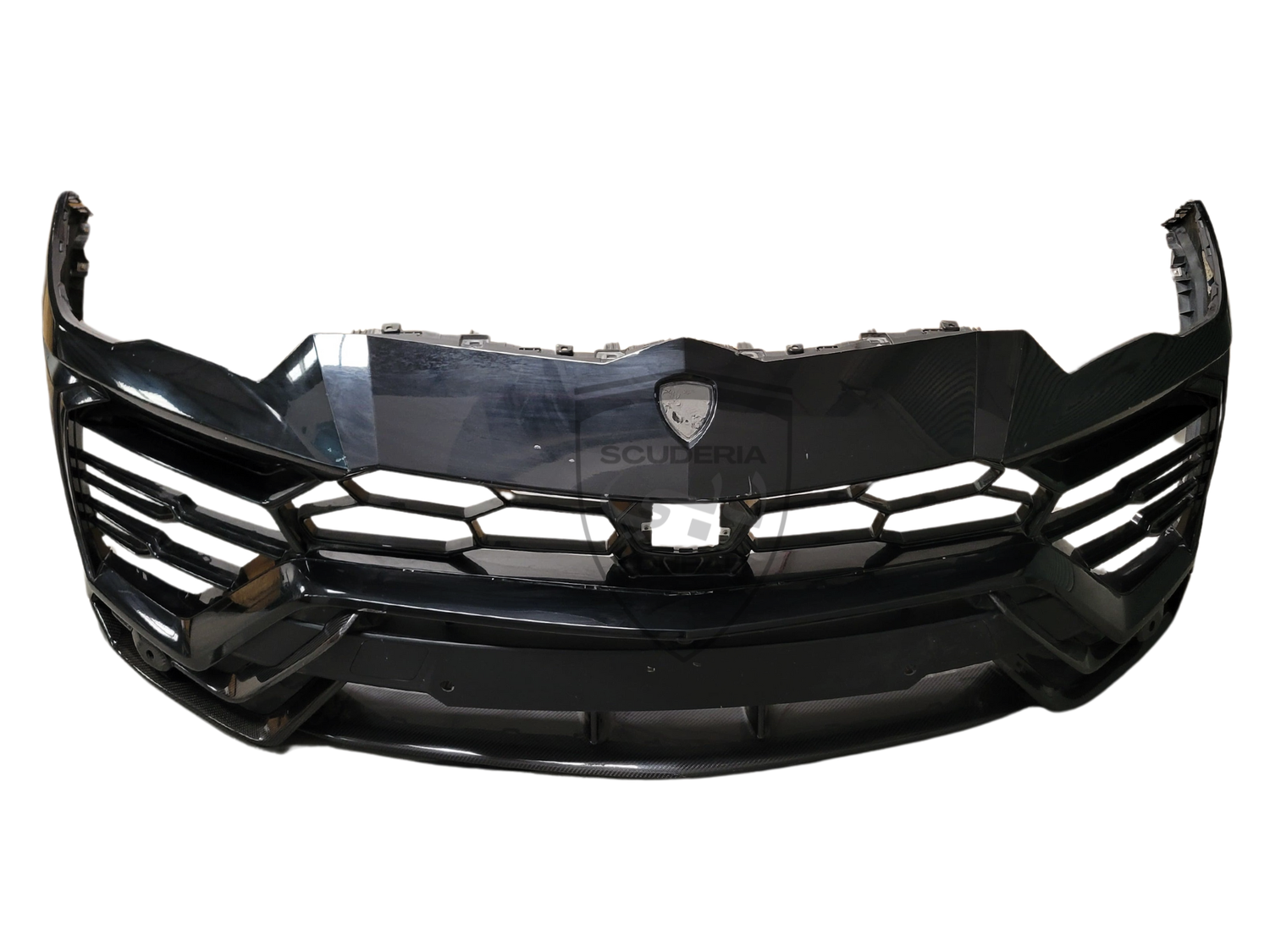 FRONT COMPLETE BUMPER W/ CARBON SKIRT FOR LAMBORGHINI URUS