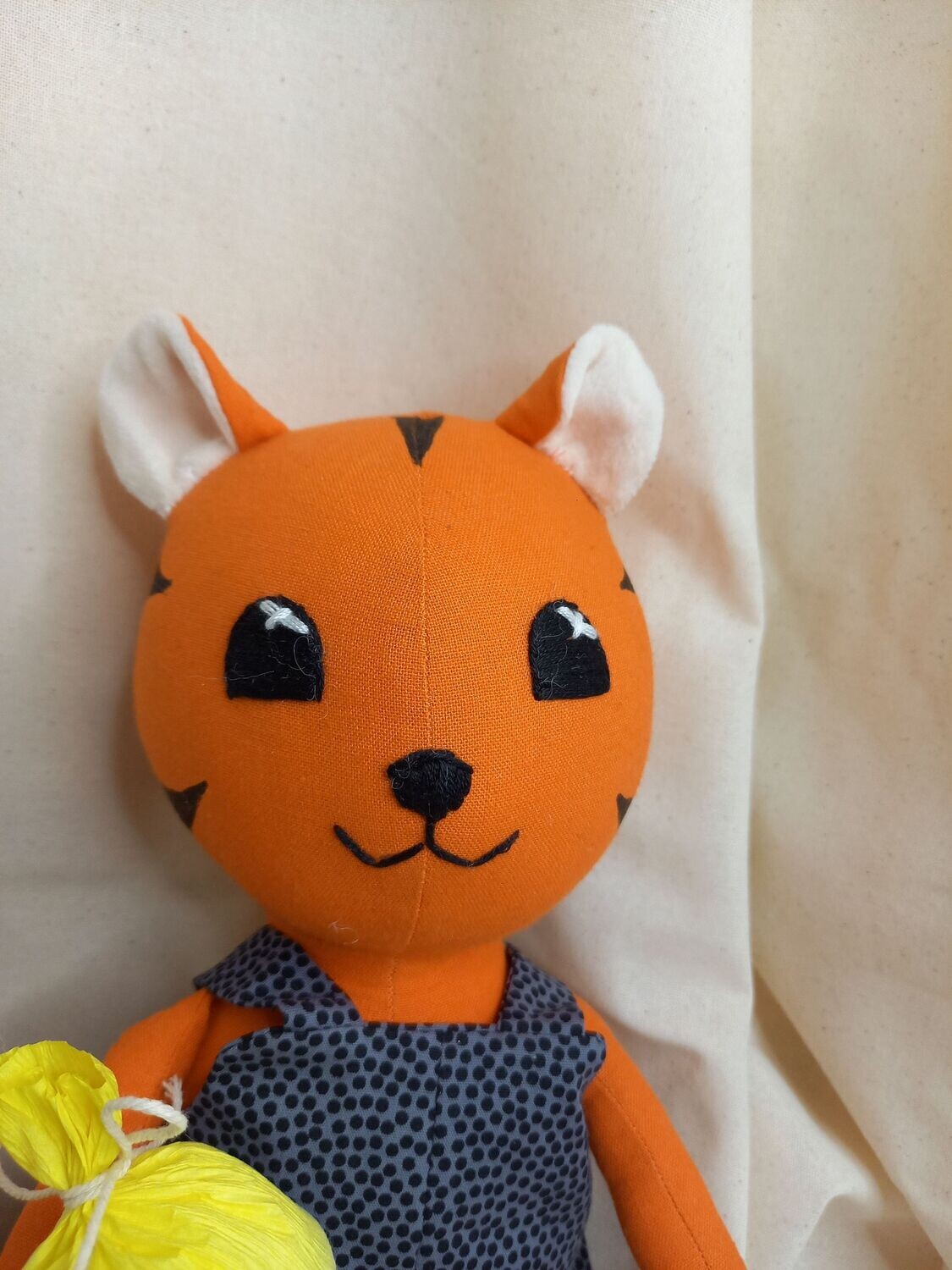 Jadoo - Tigerjunge, handgemachtes Stofftier
