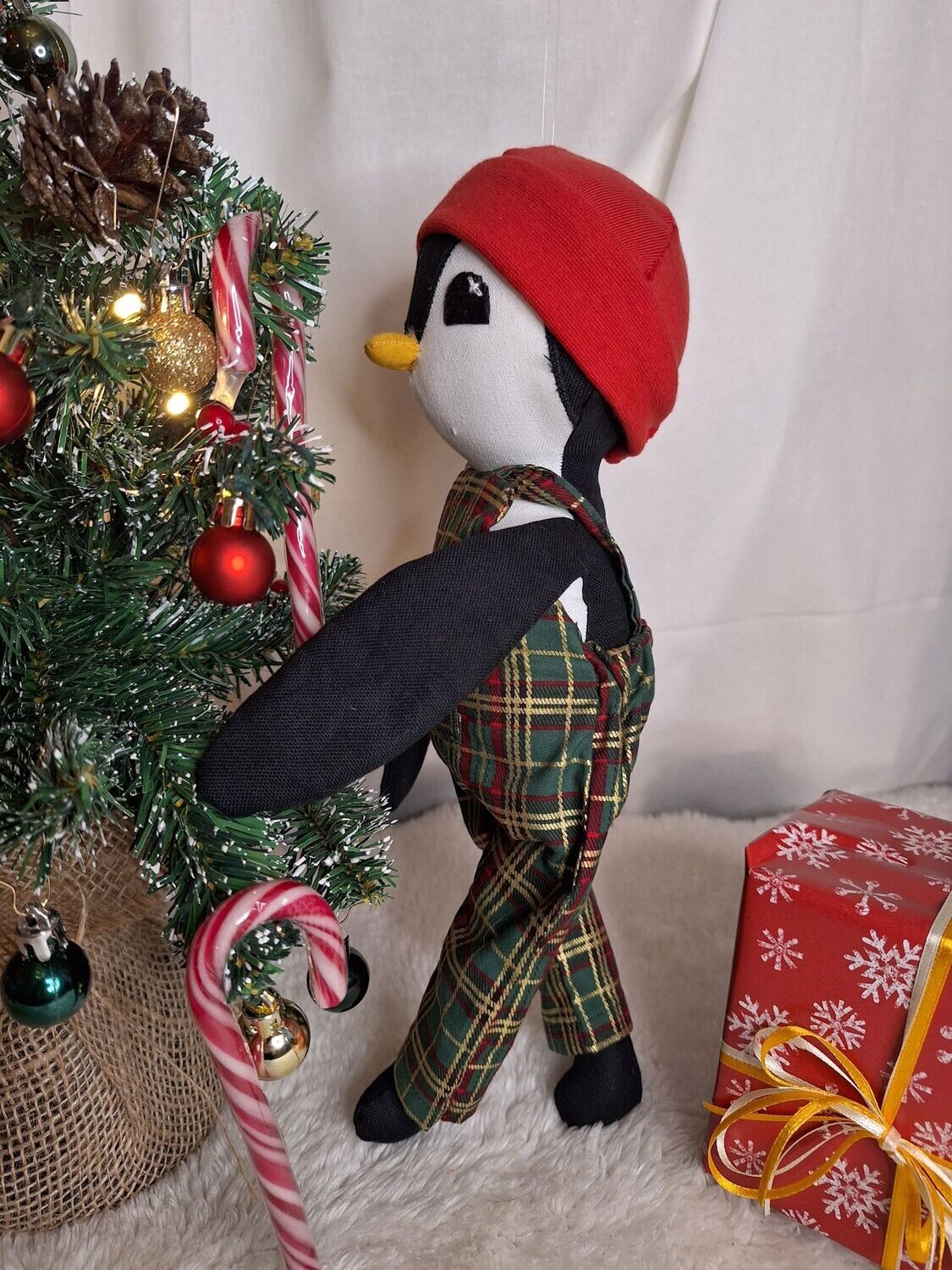 Pinguin, handgemachtes Kuscheltier, Stofftier aus Naturmaterialien