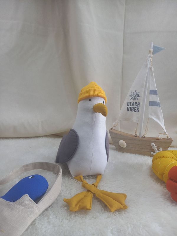 Möwe , Möwe mit Mütze, Sammlerstück, Nautisches Dekor, Nordsee, Möwe Spielzeug, Seevogel, Stofftier, Möwe, Kantenhocker, Versandfertig