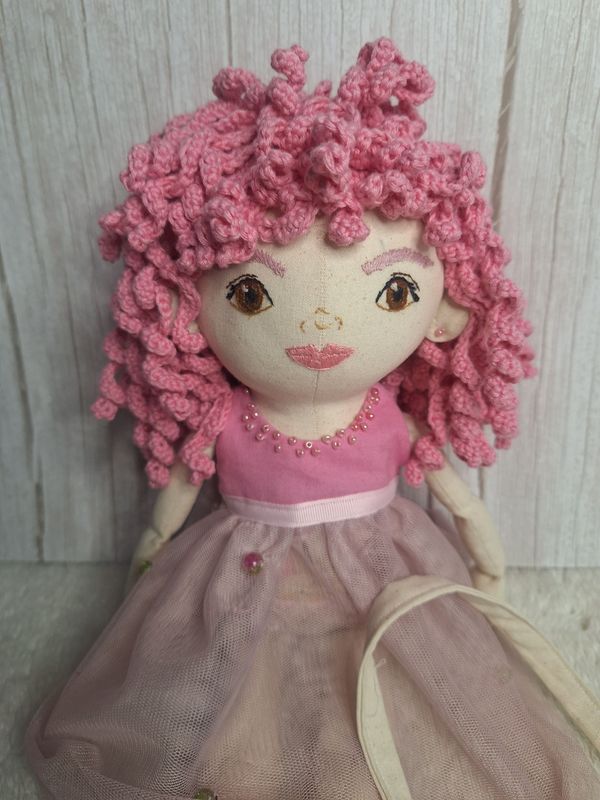 Candy - handwerklich gefertigte Stoffpuppe