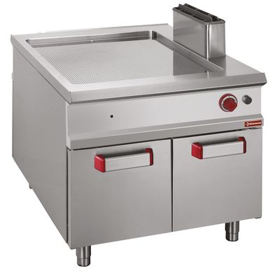 Grooved gas fry top, cupboard - PASS-THROUGH