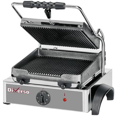 Electric panini grill, ribbed plates