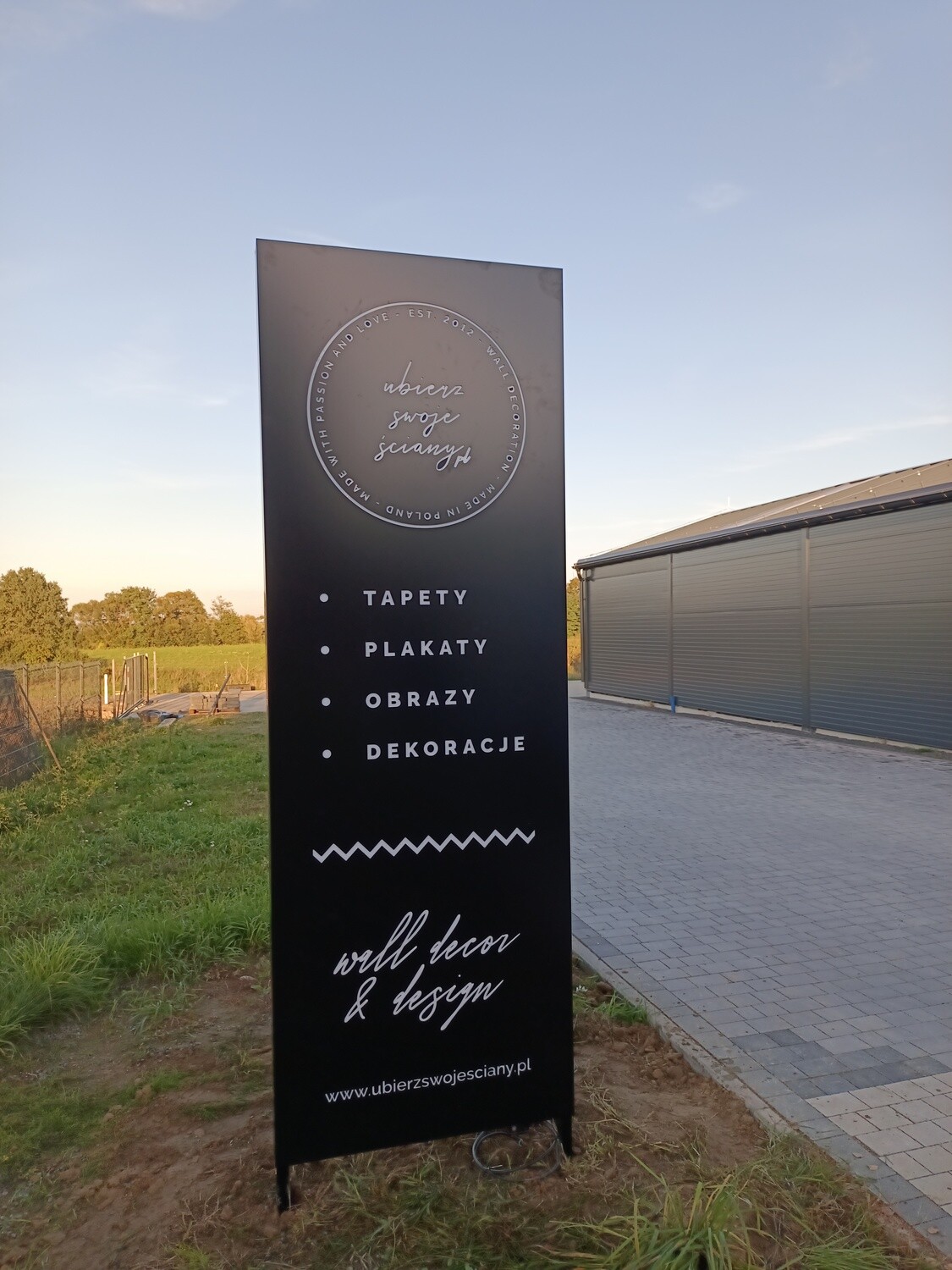 Pylon reklamowy dwustronny LED