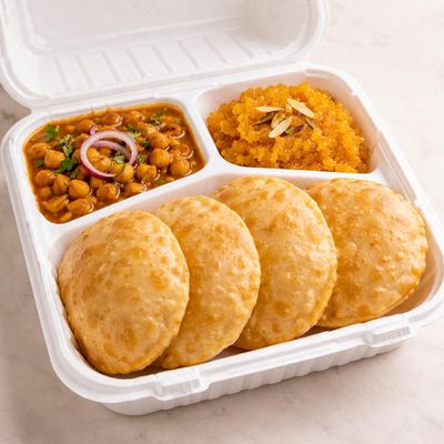 Poori Chole with Halwa