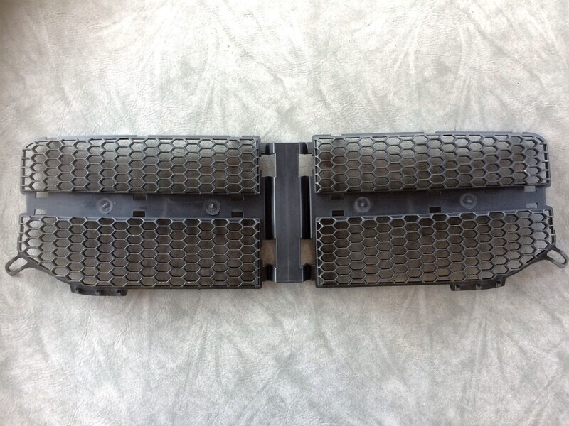 SRT Upper stock grille
