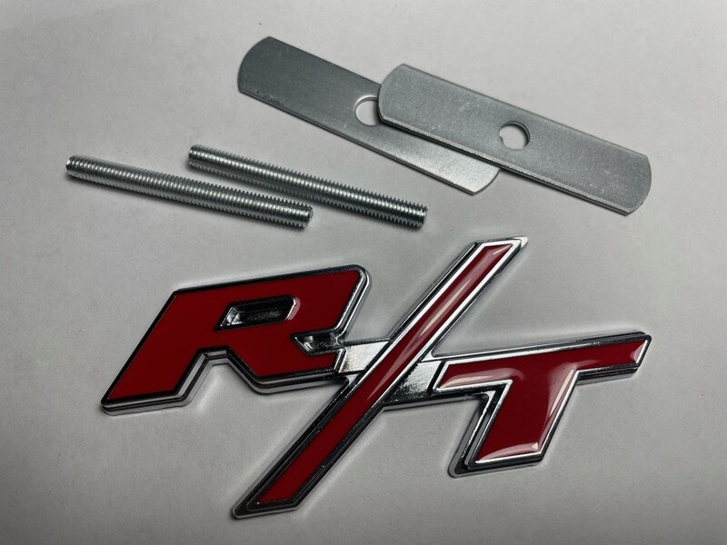R/T badge Red /Chrome