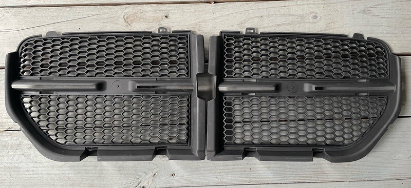 TRUE  SRT Style Grille 2.0