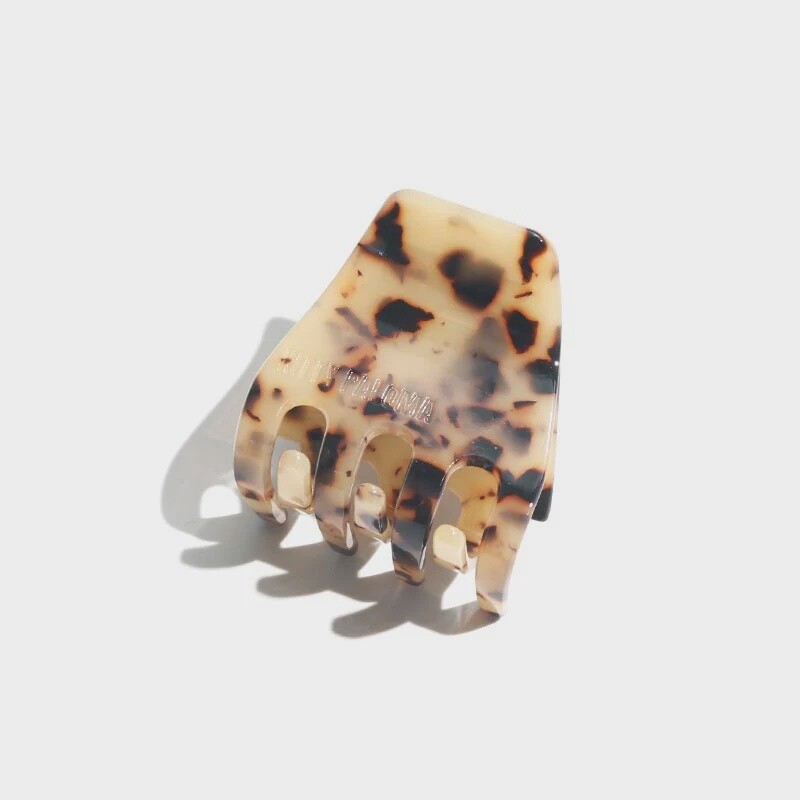 Petite Claw Clip in Tortoiseshell