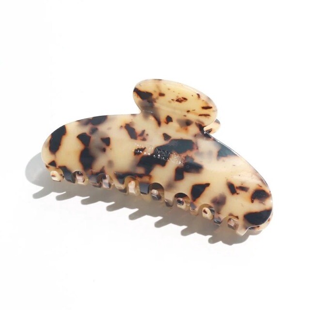 Grande Claw Clip in Tortoiseshell